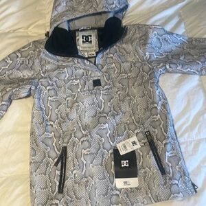 Women’s NWT DC snowboarding jacket size medium